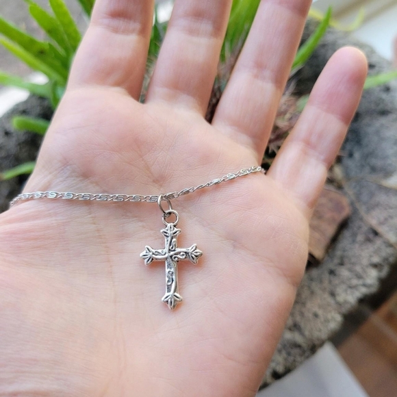 New Classic Cross Vine Leaf Dangle Drop Necklace - Picture 6 of 7